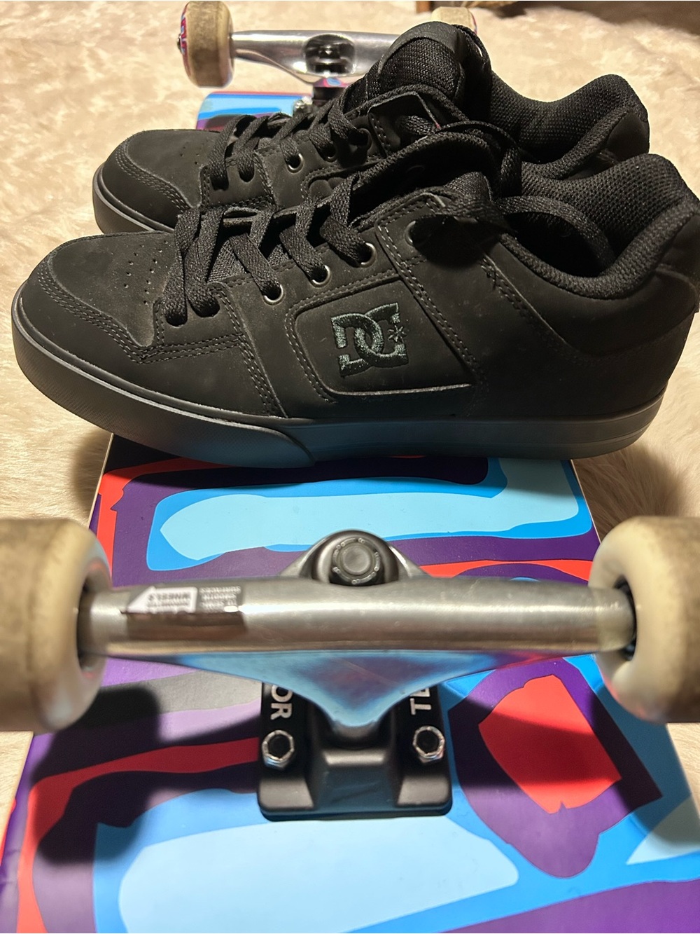 DC Men’s cure low top sneaker skateboard shoe Y2K size 8